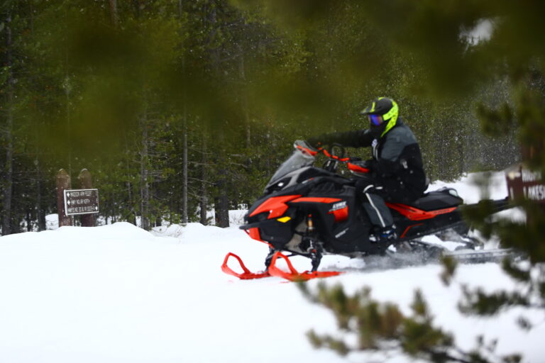 Teaser Lynx Xterrain RE 3700 850E-TEC Turbo R