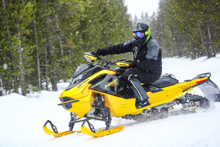 Teaser Ski-Doo MXZ XRS 137″ 850 ETEC